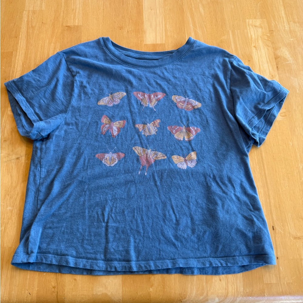 Cropped Blue Butterfly Graphic T-Shirt